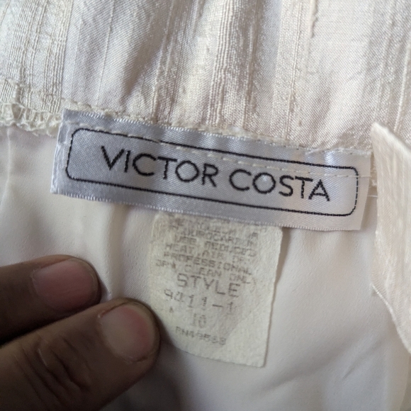 Victor Costa Elegant Cream and Gold Embroidered Jacket skirt - Picture 8 of 10